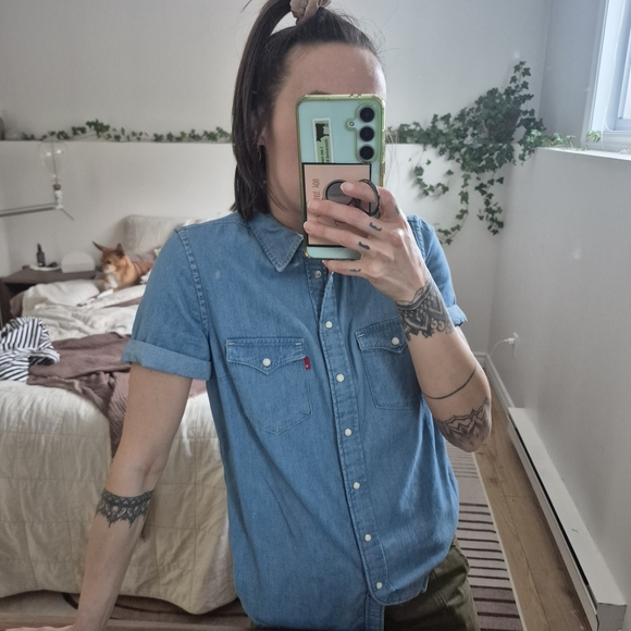 Levi's Tops - Levi's Light Blue Denim Short Sleeve Button-Down Shirt